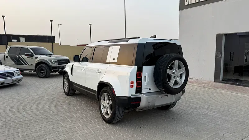 لاند روفر ديفندر 2022